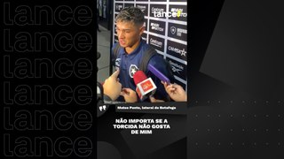 Lateral do Botafogo admite não ligar para as críticas da torcida