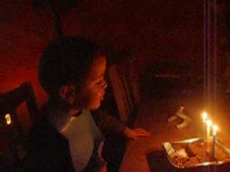 noah chante son anniversaire