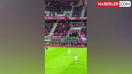 Penaltı kaçırıp, oyundan alınan Can Uzun gözyaşlarına boğuldu