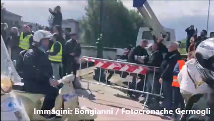 Vespa World Days, la partenza della parata su due ruote: spettacolo in strada