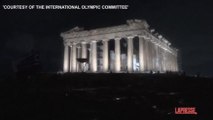Olimpiadi 2024, il braciere con la torcia olimpica acceso in cima all'Acropoli