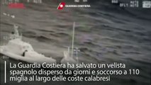 Disperso in mare da giorni: il salvataggio del velista soccorso dalla Guardia Costiera