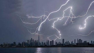 Una tormenta 'monstruosa' causa pánico y caos en Dubai