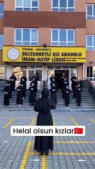 Marşı okumayanlarla yol yürüyenler utansın! İHL’li kızların İstiklal Marşı videosu sosyal medyayı salladı