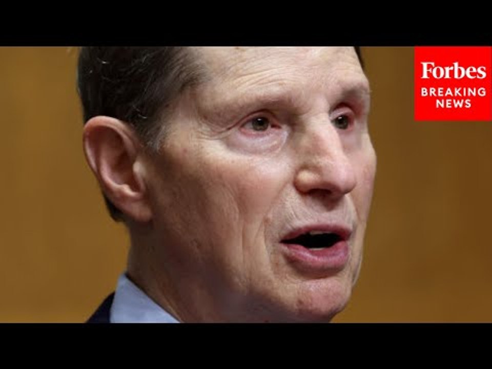 'We're Going To Regret It': Ron Wyden Warns Against FISA Expansion, Cites Potential Government Abuse