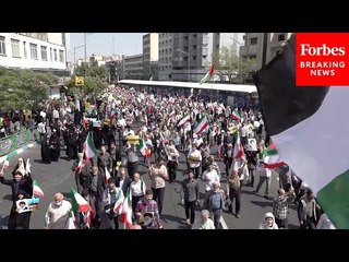 Скачать видео: Demonstrations In Tehran, Iran, Decry Israel’s Attack On Isfahan, Cheer Last Week’s Attack On Israel