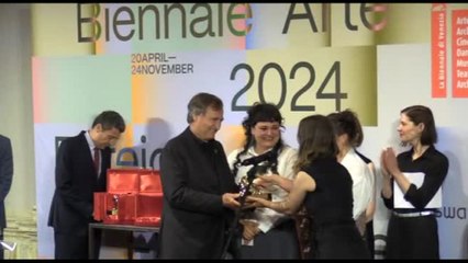Biennale, la proclamazione del Leone d'oro al Mataaho Collective