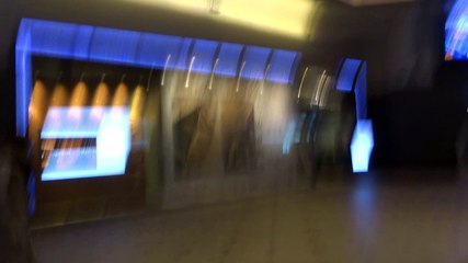 2024年３月８日㊵ 朝に見たサインの内容と東京駅丸の内側改札前エキシビジョン広告の内容とドンピシャリだったので急遽撮影した（たぶん、電池が残り少なかったのかもしれない）