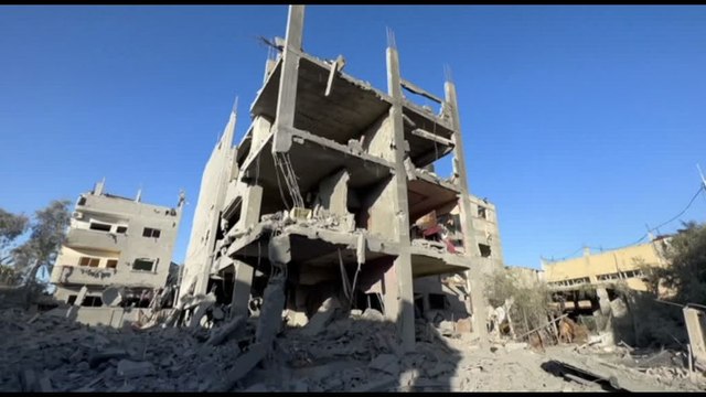 Le immagini del drone su Nuseirat, palazzi distrutti a Gaza