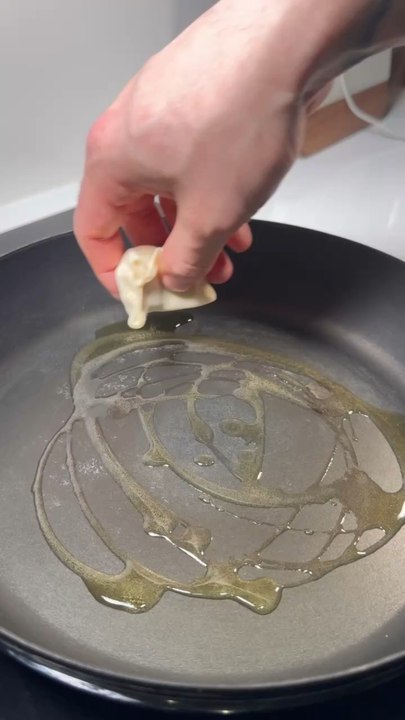 GYOZA SOUP 
