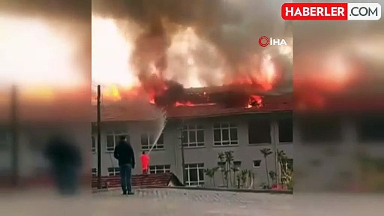Lisenin çatı katı alevlere teslim oldu