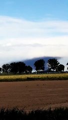 La fitta colonna di fumo nero si ? vista subito anche nel centro nord del Lodigiano