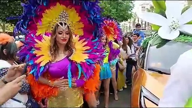 Uluslararası Adana Portakal Çiçeği Karnavalı’nın kortej geçişi renkli görüntülere sahne oldu