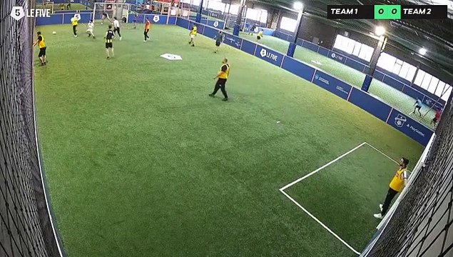 jules 20/04 à 18:12 - Football Terrain 4 (LeFive Annemasse )