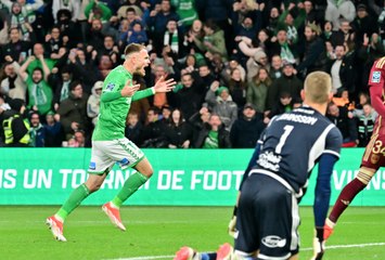 Ligue 2 : Saint-Etienne renverse Bordeaux et peut y croire