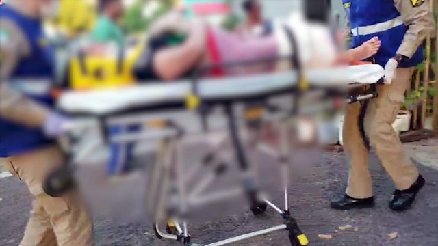 Mulher cai da escada na Rua Altemar Dutra e é socorrida pelo Siate