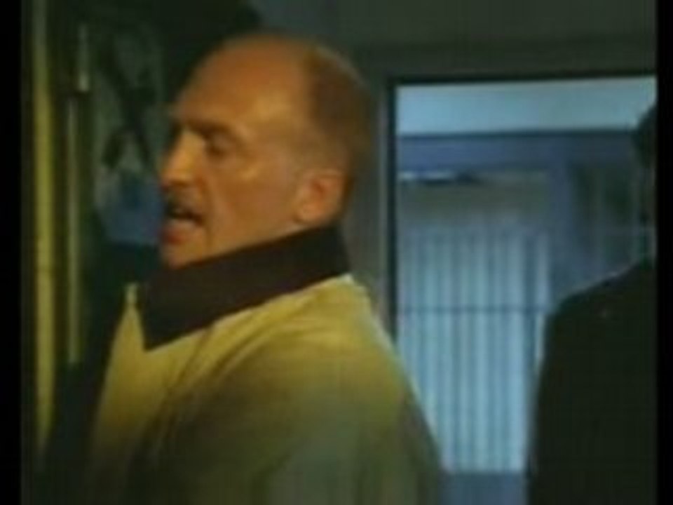 Hard Rain (Theatrical Trailer)