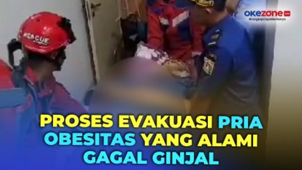 Detik-Detik Petugas Damkar Evakuasi Pria Obesitas yang Alami Gagal Ginjal di Pekojan Jakbar