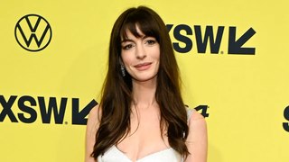 Anne Hathaway Says She Had to Kiss 10 Men During 