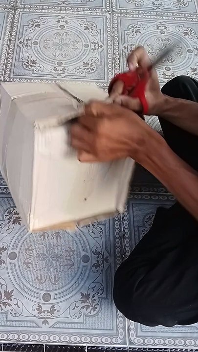 Unboxing paket