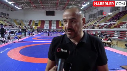 U15 Kadınlar Güreş Türkiye Şampiyonası Sivas'ta Başladı