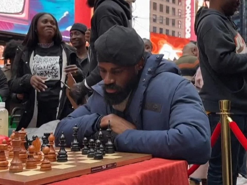 Drei tage nonstop: tunde onakoya bricht schachrekord in nyc
