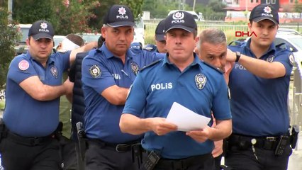 Temizlik işleri müdürü polise silah çekti araçtan uyuşturucu çıktı