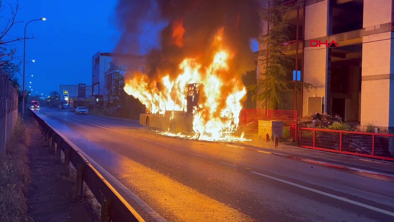 Otobüs alev alev yandı