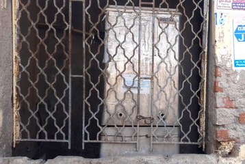 नैनवां बस स्टैण्ड के हाल: पंखे टूट रहे, वाटर कूलर बंद, छाया भी नहीं