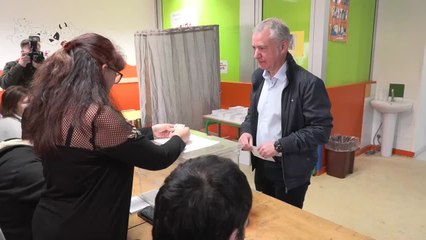 El lehendakari Urkullu y Otegi acuden a votar