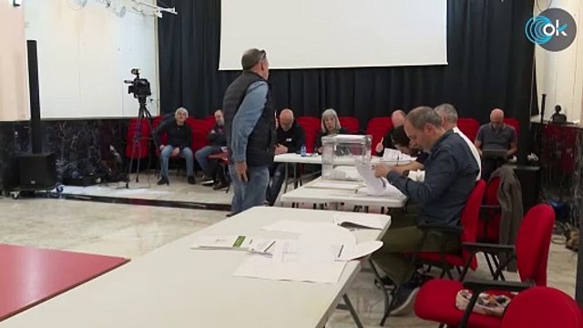 Votantes participan en las elecciones vascas