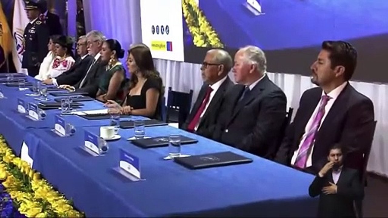 Inició votación del referéndum convocado en Ecuador