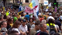 Massendemonstration gegen Massentourismus auf den Kanarischen Inseln
