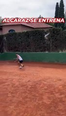 Alcaraz Sin Raqueta 🏸 #shorts