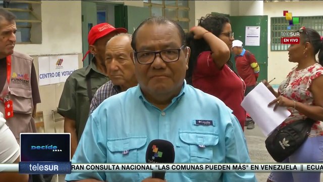 Venezolanos acuden a la Consulta Popular Las Comunas Pueden Más