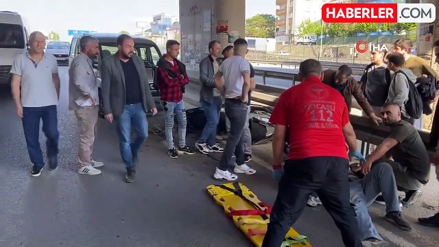 Hafif ticari araç motosiklete çarptı: 1 yaralı