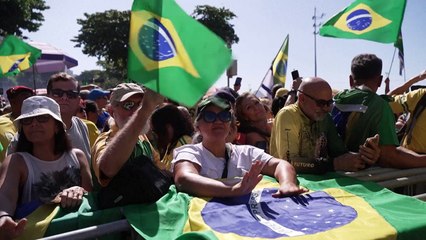Bolsonaro dice que Musk "preserva la libertad" ante seguidores en Rio