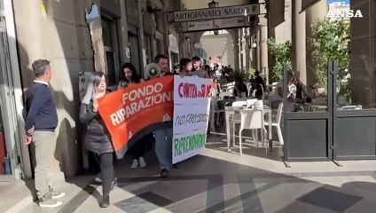 Cagliari, Fridays for future in corteo: "Il petrolio non si beve"