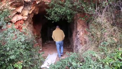 Les Mystères de la Grotte Sanglante