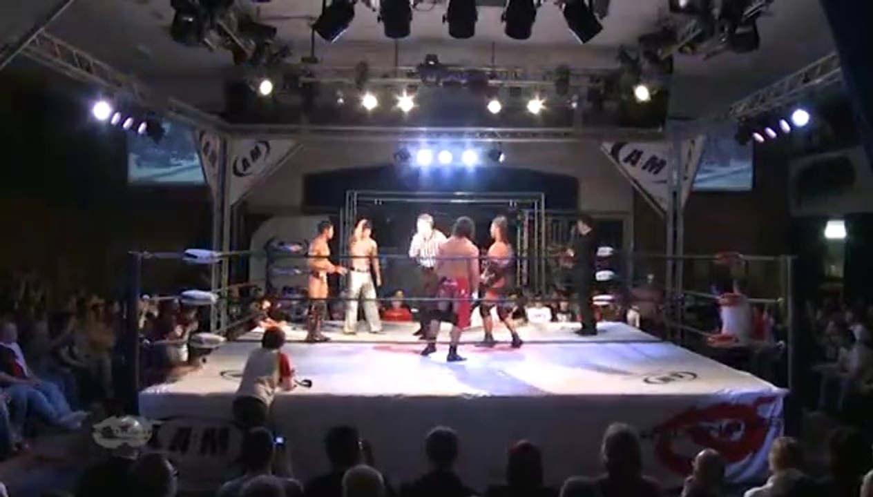 Naruki Doi & B×B Hulk (WORLD -1) vs. YAMATO & Shingo Takagi (Kamikaze) 2010
