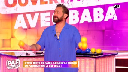 Cyril tente de faire gagner le public en participant à des jeux !