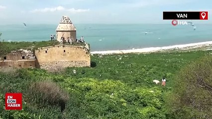 Van Gölü'nün incisi Çarpanak Adası