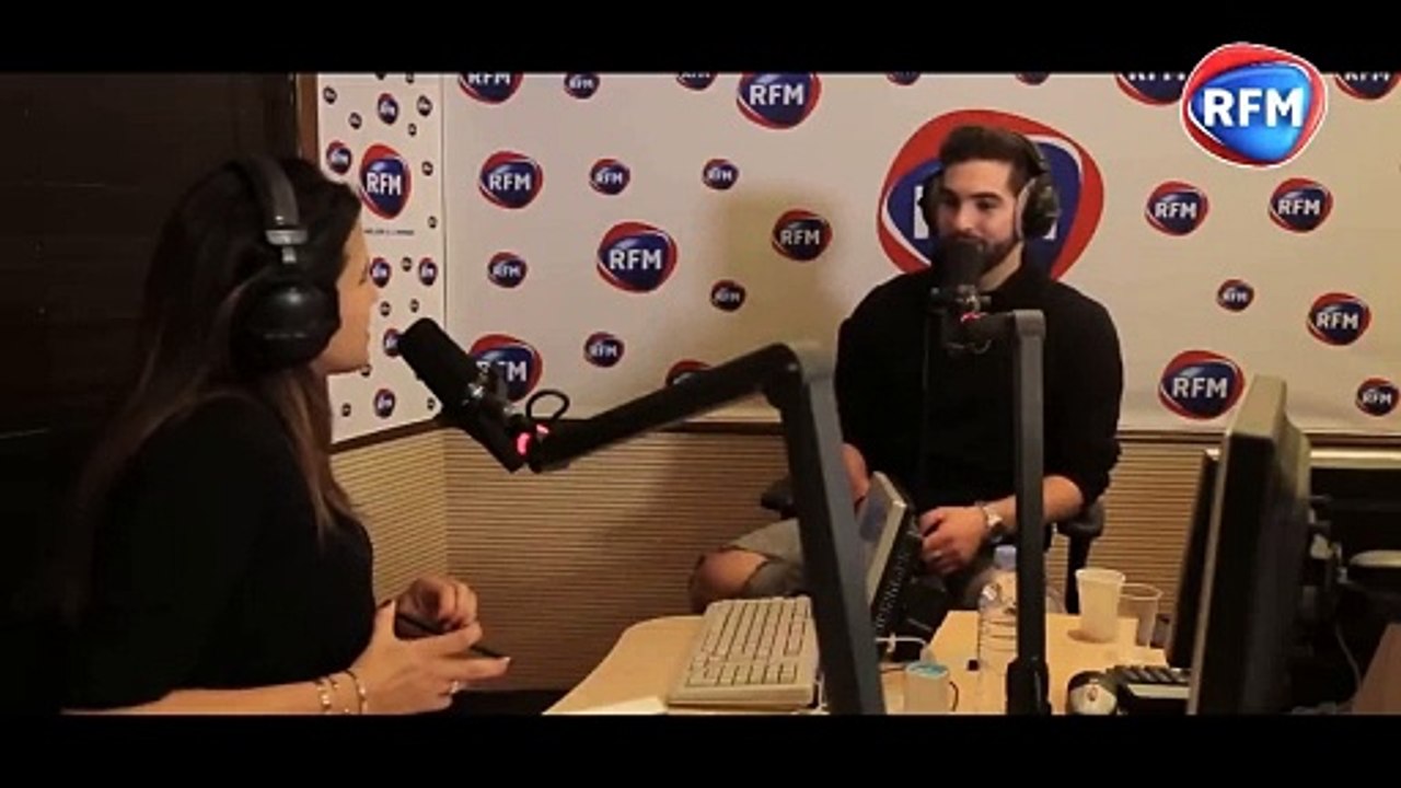 Le chanteur Kendji Girac évoque son enfance au micro de RFM - Regardez