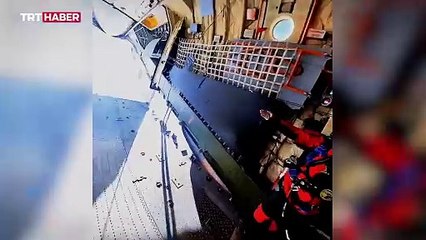 Üç Rus stratosferden Kuzey Kutbu'na paraşütle atladı