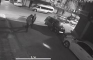 İstanbul'da park halindeki otomobilleri çalan hırsızlar kamerada