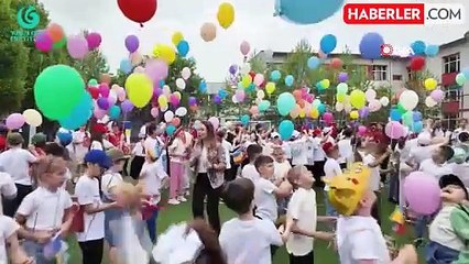 Romanya'da çocuklar 23 Nisan'ı coşkuyla kutladı