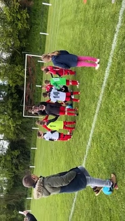 Chalala de nos u7, qui ont fêté le retour de leur entraîneur MATHIS