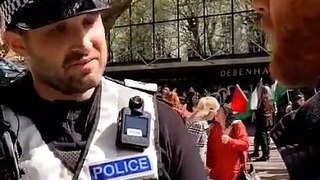 Man arrested outside Barclays, Portsmouth during Palestine protest
