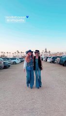 Cathy Guetta et Laeticia Hallyday en cowgirls à Coachella