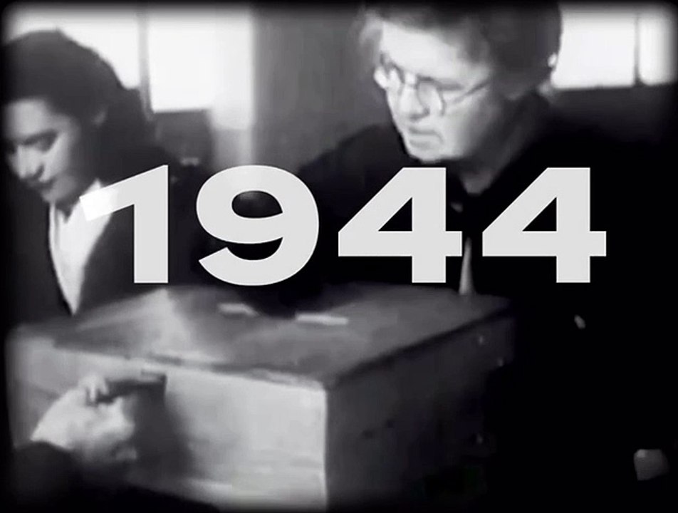#France  Le 21 avril 1944, alors que la Seconde Guerre mondiale n'est pas terminée, une ordonnance du gouvernement provisoire du général de Gaulle à Alger accorde le droit de vote aux femmes. #droitdevoteauxfemmes
